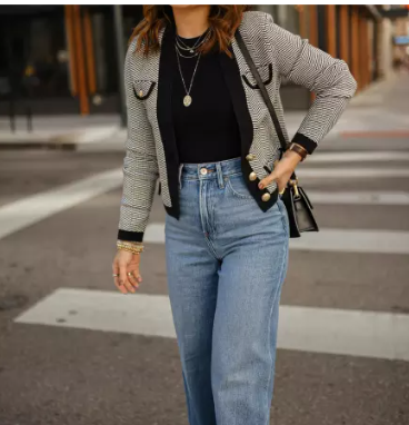 UP TO 60% OFF SELECT STYLES AT EXPRESS icon