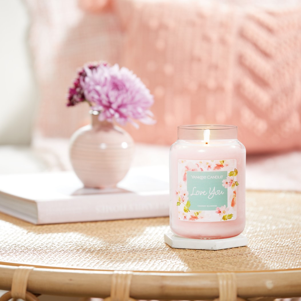 Mother’s Day Retail Exclusive Candle icon