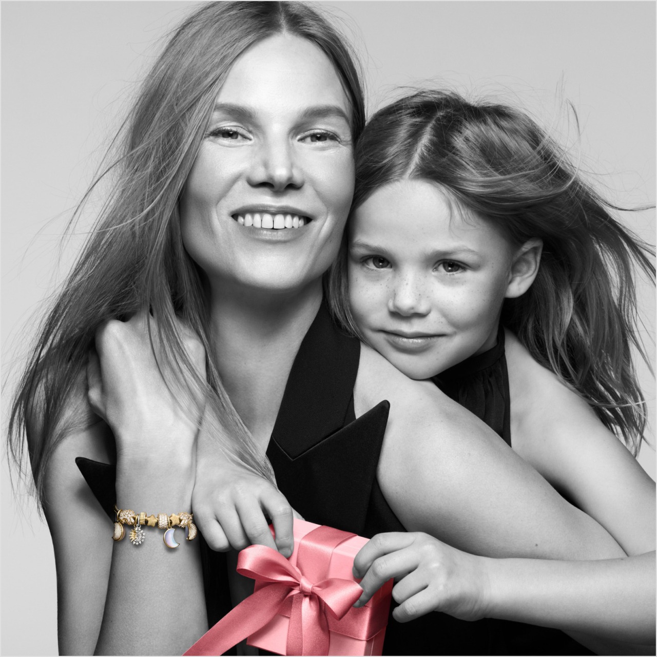 Make it perfectly theirs at Pandora! icon